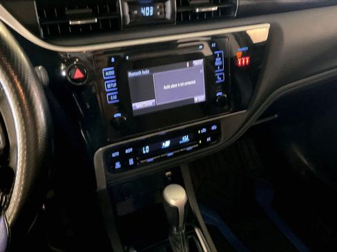 Used 2018 Toyota Corolla SE FWD image 6