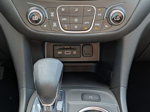 Used 2024 Chevrolet Equinox LT AWD/4WD image 28