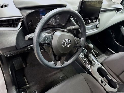 Used 2025 Toyota Corolla LE image 16
