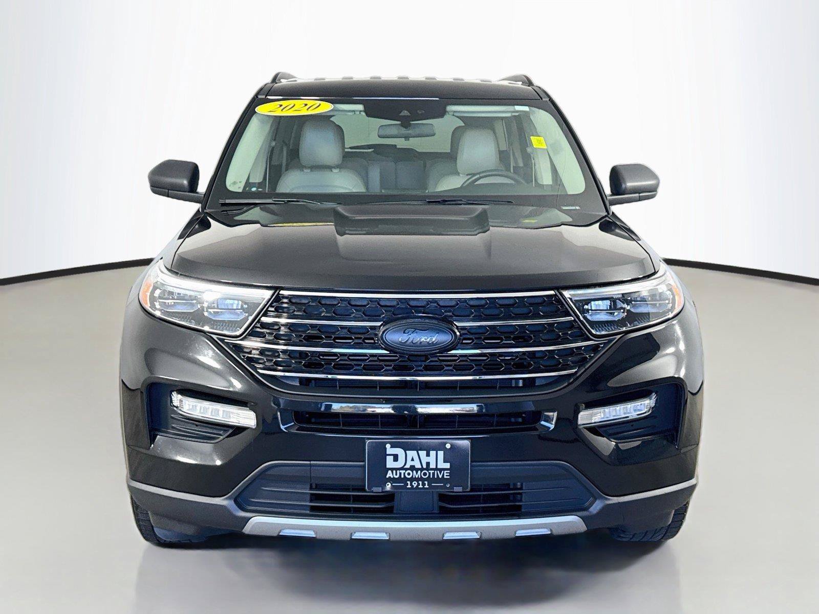 Used 2020 Ford Explorer XLT w/ Equipment Group 202A AWD/4WD image 3