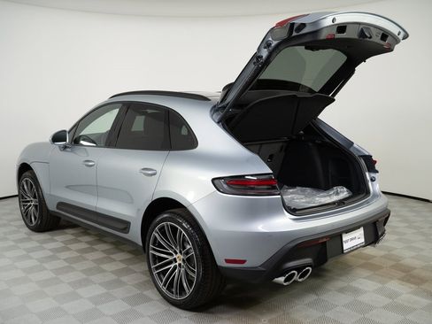 New 2026 Porsche Macan image 33
