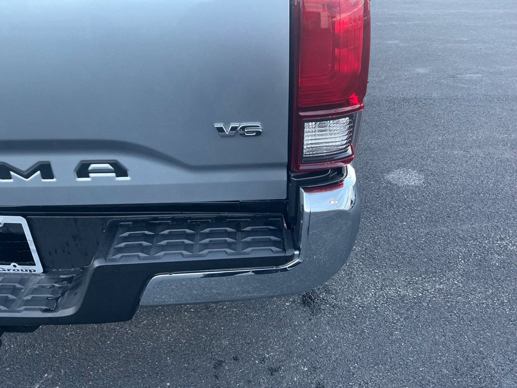 Certified 2023 Toyota Tacoma SR5 AWD/4WD image 33