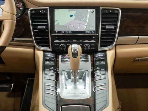 Used 2014 Porsche Panamera 4 image 26
