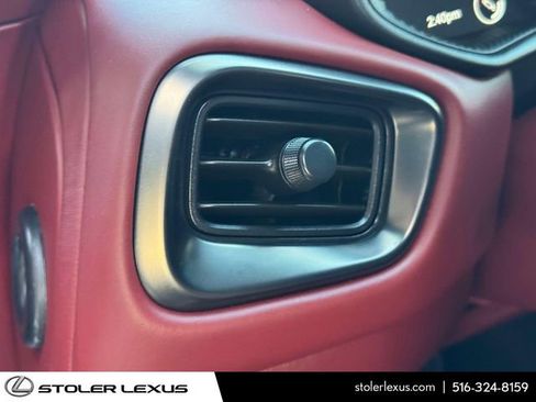 Used 2018 Aston Martin DB11 Coupe image 19