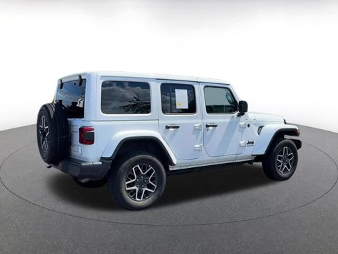 Used 2025 Jeep Wrangler Unlimited Sahara AWD/4WD image 15