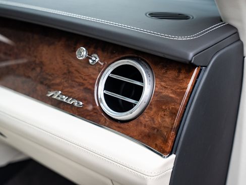 Used 2024 Bentley Bentayga Extended Wheelbase image 49