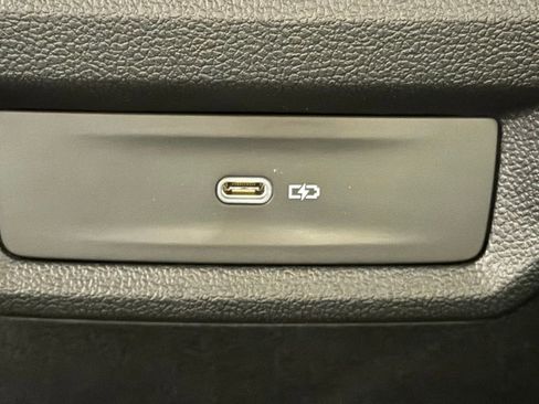 New 2025 Volkswagen Taos SE image 24