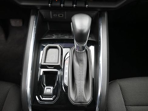 Used 2023 GMC Canyon Elevation image 27