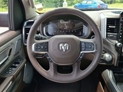 Used 2025 RAM 1500 Laramie AWD/4WD image 19