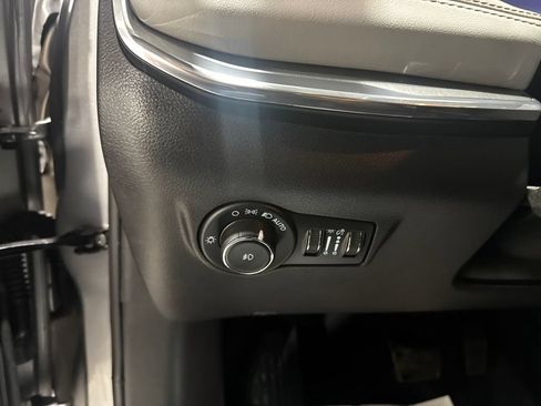 Used 2023 Jeep Compass Limited AWD/4WD image 37