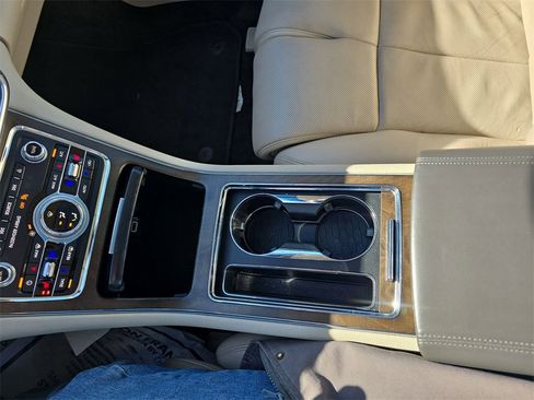 Used 2018 Lincoln Continental Reserve image 26