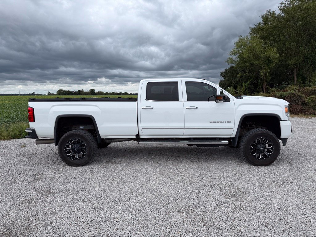 Used 2017 GMC Sierra 3500 Denali w/ Duramax Plus Package AWD/4WD image 22