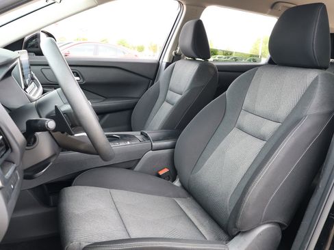 Used 2024 Nissan Rogue SV image 28