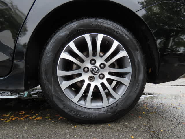 Used 2019 Toyota Sienna XLE Premium FWD image 9