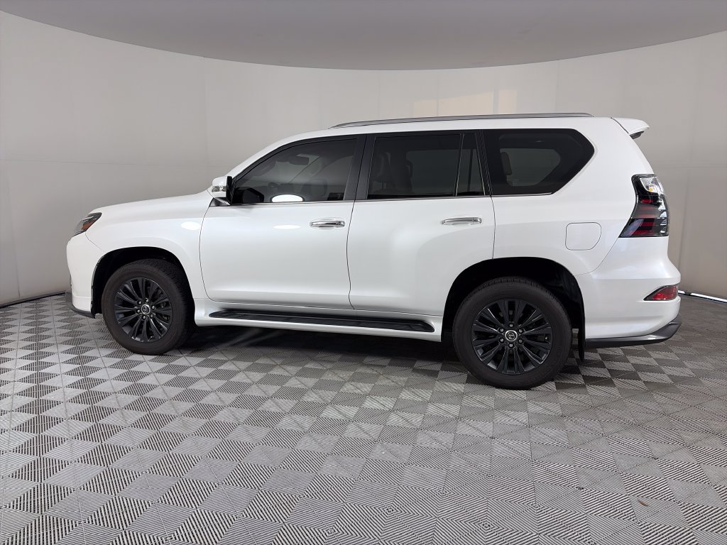 Used 2023 Lexus GX 460 Premium w/ Accessory Package AWD/4WD image 4