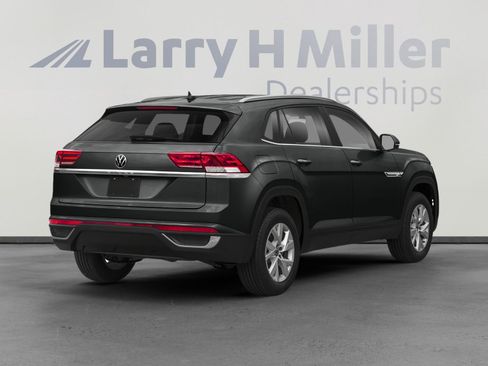 Used 2020 Volkswagen Atlas Cross Sport S image 2