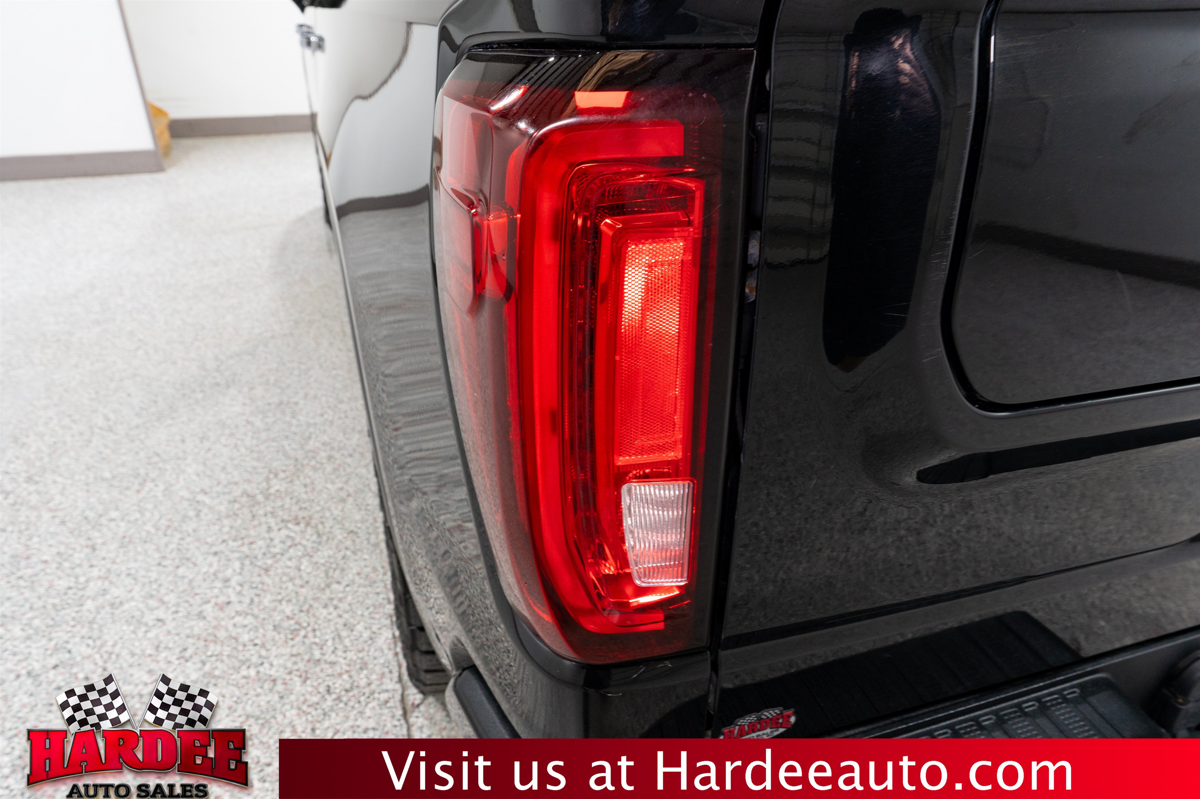 Used 2019 GMC Sierra 1500 Denali w/ Denali Ultimate Package AWD/4WD image 9