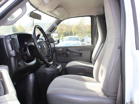 Used 2020 Chevrolet Express 2500 w/ Communications Package image 8