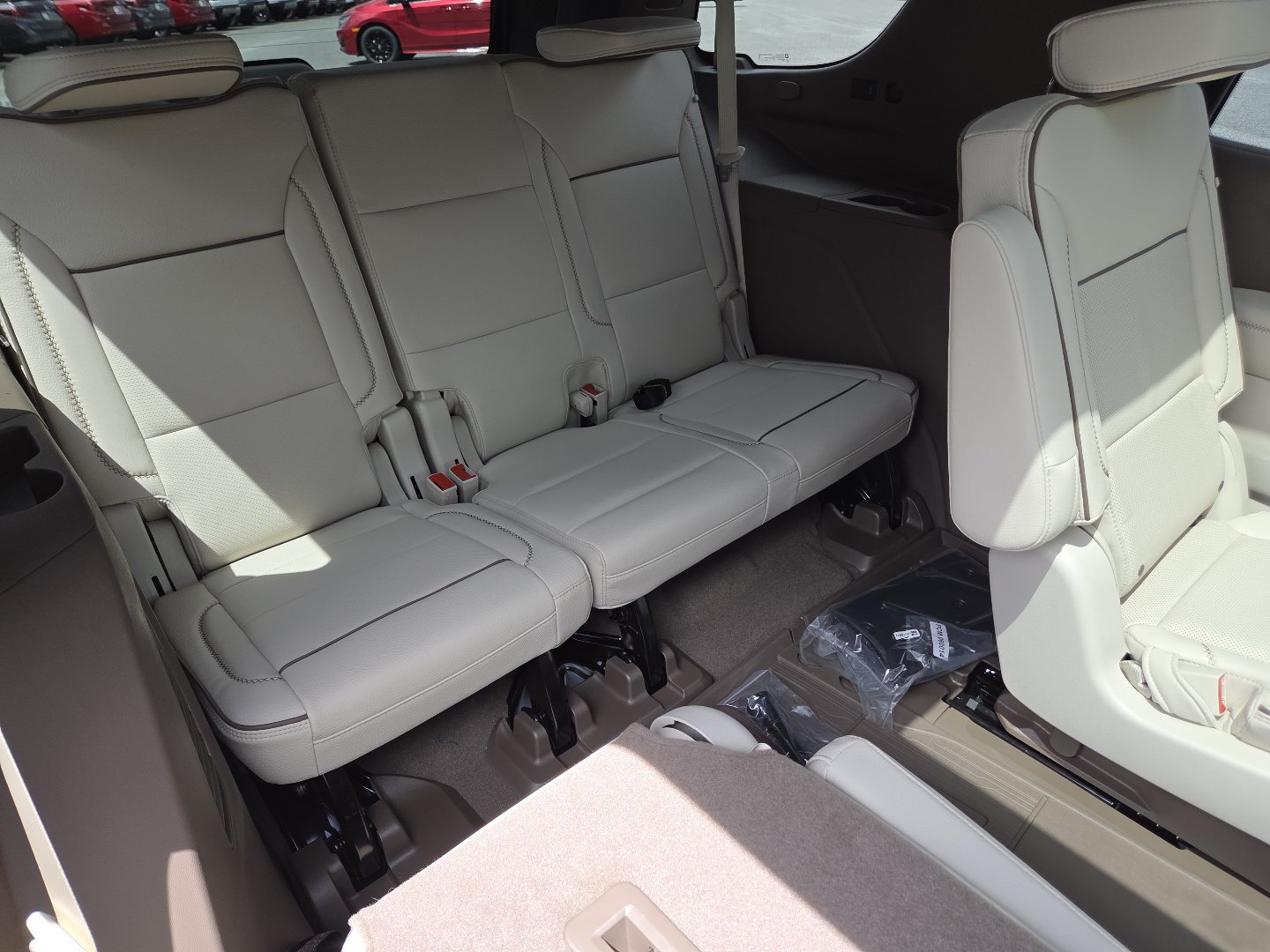 New 2026 GMC Yukon Denali w/ Sun & Power Step Package AWD/4WD image 25