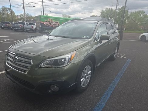 Used 2016 Subaru Outback 2.5i Premium AWD/4WD image 2