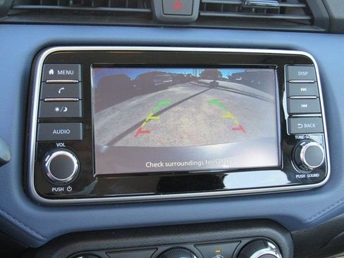 Used 2023 Nissan Versa SV image 15