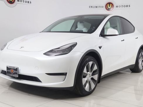 Used 2022 Tesla Model Y Long Range image 5