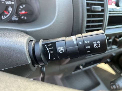 Used 2006 Nissan Xterra S AWD/4WD image 14