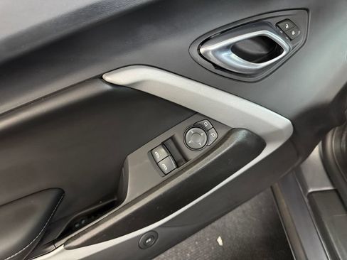 Used 2020 Chevrolet Camaro LS RWD image 17