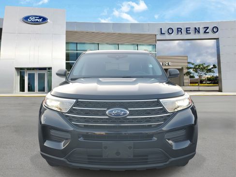Certified 2023 Ford Explorer XLT image 2