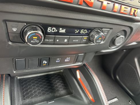 Used 2025 Nissan Frontier Pro-X RWD image 18