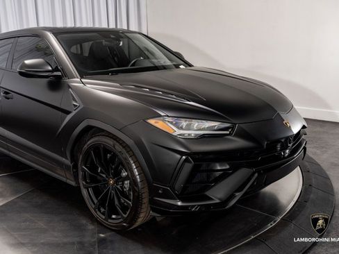 Used 2024 Lamborghini Urus S image 2