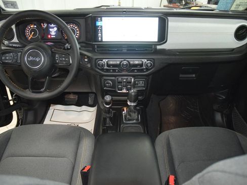 Used 2024 Jeep Wrangler Sport S image 27