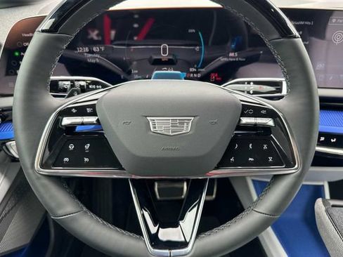 New 2026 Cadillac Optiq Sport 1 w/ LPO, Floor Liner Package AWD/4WD image 23