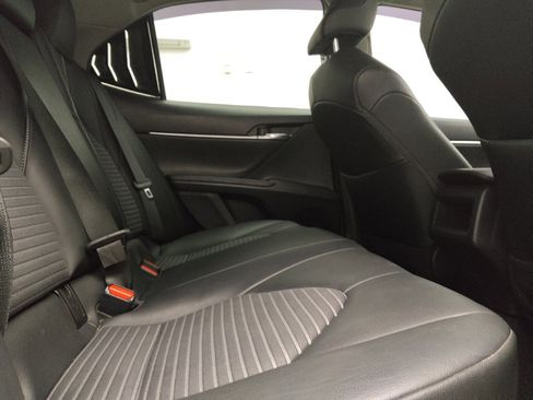 Used 2022 Toyota Camry SE FWD image 19