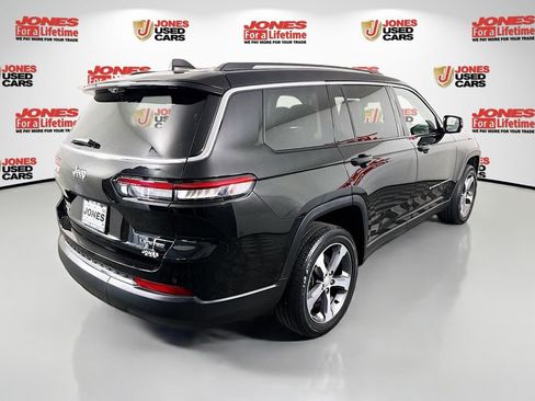 Used 2023 Jeep Grand Cherokee L Limited w/ Luxury Tech Group II image 17