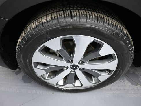 Certified 2022 Kia Telluride S image 14