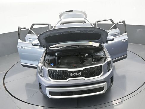 Used 2024 Kia Telluride EX w/ EX Captain's Chair Package image 78