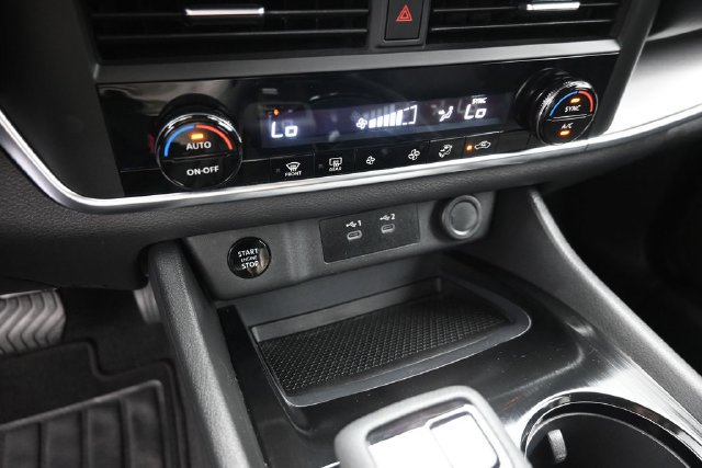 Used 2026 Nissan Rogue SV FWD image 19