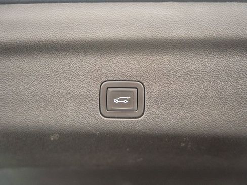 Used 2021 GMC Yukon XL SLT w/ SLT Luxury Package AWD/4WD image 13