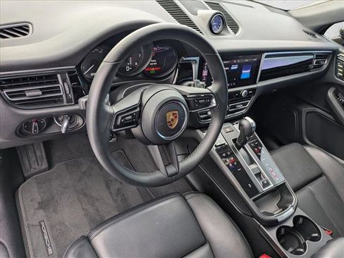 Used 2023 Porsche Macan AWD/4WD image 10