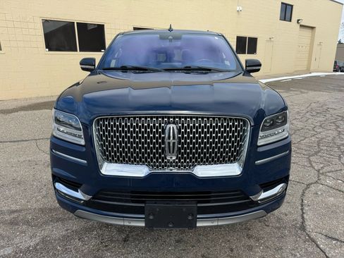 Used 2019 Lincoln Navigator Reserve image 2