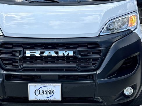 Used 2025 RAM ProMaster 2500 w/ Convenience Group FWD image 9