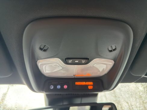 Used 2026 GMC Canyon Elevation w/ Convenience Package image 28