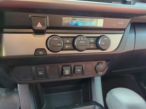 Used 2021 Toyota Tacoma SR5 RWD image 17