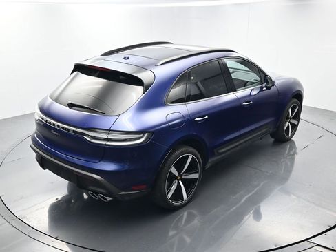 Certified 2025 Porsche Macan AWD/4WD image 39