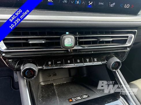 Used 2025 Chevrolet Traverse LT w/ Driver Confidence Package AWD/4WD image 20