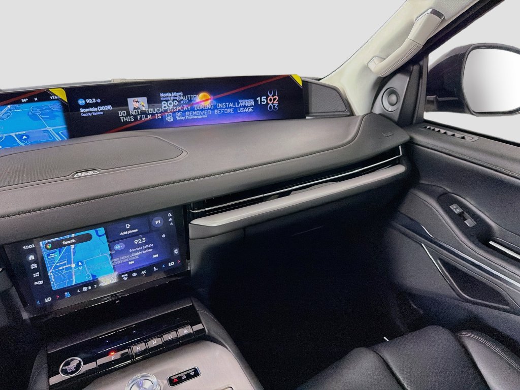 New 2026 Lincoln Navigator Premiere AWD/4WD image 24