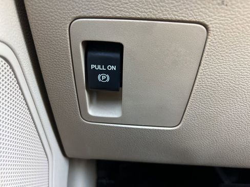 Used 2015 Ford F150 XLT image 39