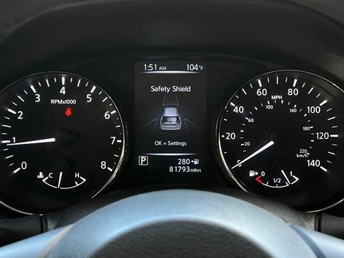 Used 2017 Nissan Rogue SV FWD image 25