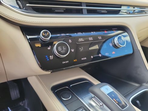 Certified 2025 INFINITI QX60 Luxe FWD image 16